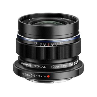 オリンパス、M.ZUIKO 12mm F2.0レンズのブラックモデルを限定解除