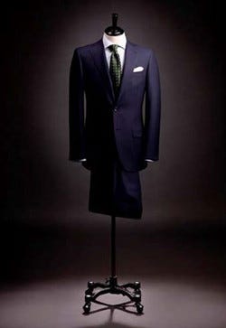青山商事、ブランド最高級ラインから坂本龍一モデルスーツを発売