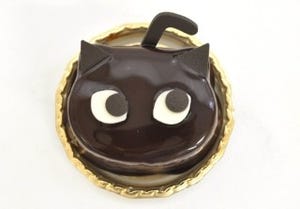 話題の可愛すぎる黒猫ケーキ、なんと店の頂上にも巨大黒猫が!