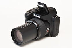 驚異の52倍ズームを引っさげて登場した迷機!? 「PENTAX XG-1」実写