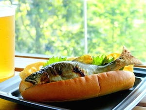 京都府・京都水族館がアユをパンで挟んだ"アユの塩焼きドッグ"を再販売