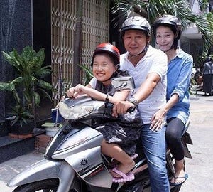 家族の足はオートバイ、1台のバイクにまたがりみんなで買い物に行くことも - 海外の結婚事情 ベトナム編