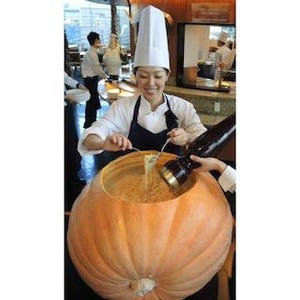 神奈川県横浜市のホテルで、ハロウィン向け"かぼちゃのカルボナーラ"登場