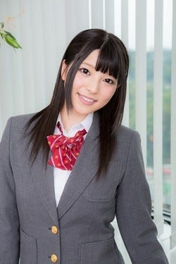 セクシー女優 上原亜衣 出演数800本超で培った アドリブ力 レジェンド女優になりたい 1 マイナビニュース