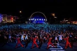 USJ、ハロウィーンの夜にゾンビ2,000体がダンス! "スリラー"に合わせ大興奮