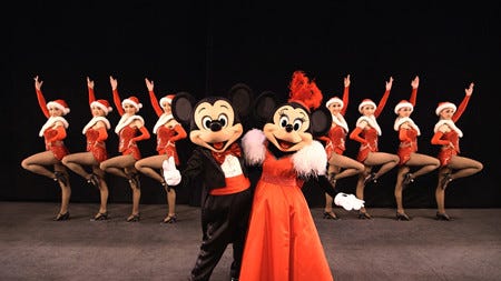 ミッキーが舞うディズニーのクリスマススペシャルムービーがyoutubeで公開 マイナビニュース