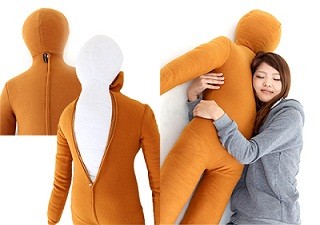 ぼっちのパートナーに! 人型の抱き枕「綿嫁」「綿旦那」が登場