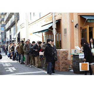 東京都・錦糸町で"しぼりたて"の日本酒を飲み歩きできるイベント開催