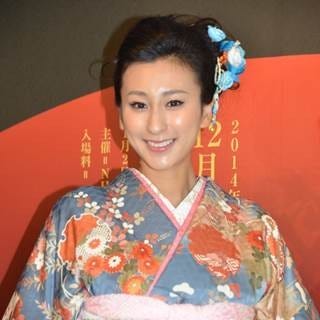 浅田舞 夜遊び時代のセクシー衣装披露 かわいい 大丈夫 と話題 マイナビニュース