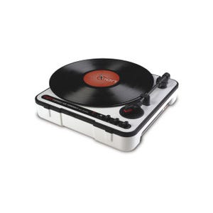 電池で駆動する小型レコードプレーヤー「ION AUDIO Mobile LP」発売