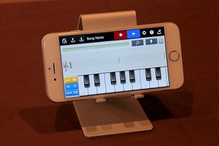 鼻唄で作曲できるiPhoneアプリ!? カシオの「Chordana Composer」の魅力とは