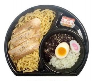 ファミリーマート、"俺の"シリーズより「俺の つけ麺(豚骨黒マー油)」発売