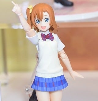 ワンホビ『ラブライブ！』ブースでμ's9人の『figma 音ノ木坂学院 夏服