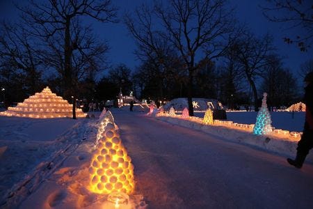 北海道で5 000個のアイスキャンドルで彩る 氷灯夜 雪中花火 開催 マイナビニュース