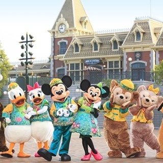 香港ディズニーランドで旧正月イベント開催! ミッキーたちが特別コスで登場