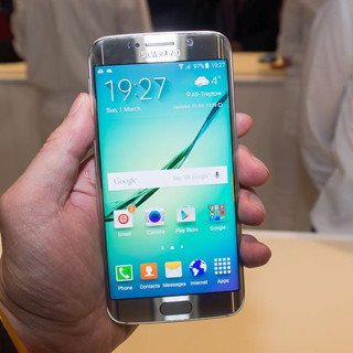 Samsung、ゼロからデザインした「GALAXY S6」、両端がカーブした「GALAXY S6 Edge」を発表