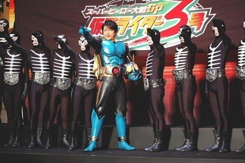 及川光博が仮面ライダー3号のマスクオフ姿をお披露目 自分の変身シーンは12回観ました 1 マイナビニュース