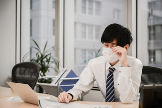 花粉症は免疫力が高いと症状が強く出る可能性も! よくある誤解を解説