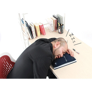 表紙が枕になるノート発売 - ベロア素材で顔に跡がつかない!
