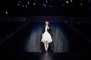 小嶋陽菜、AKB若手メンバーのコンサートに登場! 2万人に写真集をPR