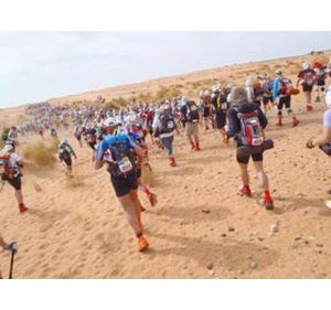 気温50度の過酷なサハラ砂漠でゆる～いランニングイベント開催