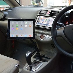 サンコー ドリンクホルダーに固定する車載用タブレットアーム マイナビニュース