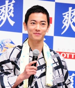 佐藤健 イベントで中学生以来の短髪姿を初披露 これでもいい感じに伸びた マイナビニュース