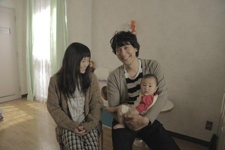 佐々木蔵之介 永作博美 赤ちゃんにメロメロな最新映像が公開 マイナビニュース
