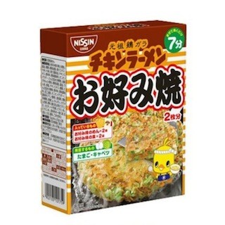 「チキンラーメン」のお好み焼粉が、鶏ガラしょうゆの味わいアップで再登場