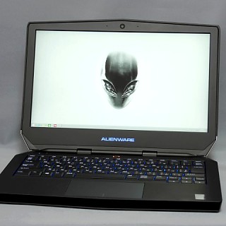 デスクトップ用GPUカードで描画能力を強化できる13型ゲーミングノートPC - デル「ALIENWARE 13」(前編)