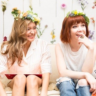 ローラ、C･R･ジェプセンの日本版MVに出演「もうずっと踊って、おなか痛い」