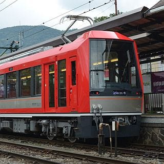 箱根登山鉄道3000形「アレグラ号」2015年ローレル賞 - 斬新なデザイン 