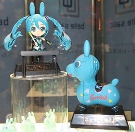 ミクさんが馬の「ロディ」に超ヘンケイ!『超合金 初音ミク×ロディ』お披露目 | マイナビニュース