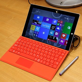 Surface 3の店頭展示が始まる - 個人向けLTEモデルを全国75店舗から