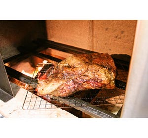 東京都渋谷区の"6kgのかたまり肉"を提供するレストランが1周年企画を開催中