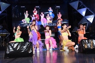 アプガ、初の野音公演でズブ濡れ&ビキニ姿を披露!「最高の夏のスタート」