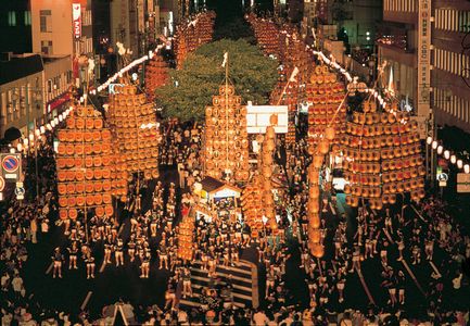 秋田県で東北3大祭り 秋田竿燈まつり 開催 ご当地グルメフェスも マイナビニュース