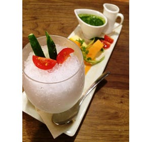 東京都・丸の内のカフェで"農園スムージー"をかけて食べるかき氷を限定発売