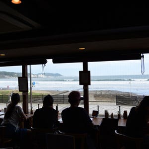 神奈川県鎌倉市で"海街"ロハスカフェをめぐる - 麻スイーツにアジア定食も