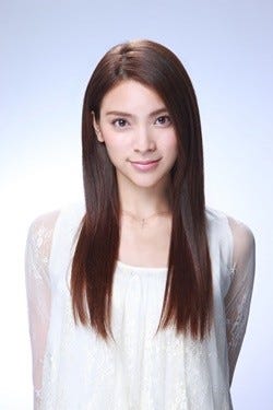 秋元才加 ピース綾部の妻役で昼ドラ初出演 最後までついていきます マイナビニュース