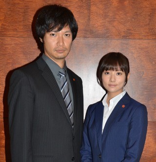 木村文乃&青木崇高、刑事ドラマ『石の繭』で初タッグ!「女の子っぽくて刑事らしくない」