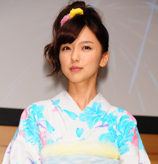 真野恵里菜、丈の短い浴衣姿で生脚披露「恥ずかしいけど自信を持てた!」