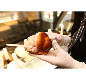 東京都・台場に温かいパンに冷たいジェラートをはさむスイーツの専門店OPEN