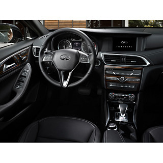 インフィニティ「Q30」の内装をフランクフルトモーターショーに先駆け公開