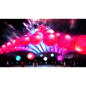 静岡県・駿府城跡に「浮遊する光の天守」出現 - 光の球体108個浮かぶ
