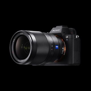 ソニー「α7S II」国内発表、暗闇で静かに美しく撮る