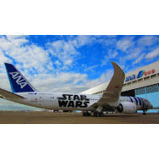 ANA×スター・ウォーズ「R2-D2特別塗装機」が羽田到着! フライトは17日～