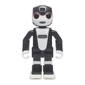 シャープ、人のココロに働きかけるロボット型携帯電話「RoBoHoN」発表