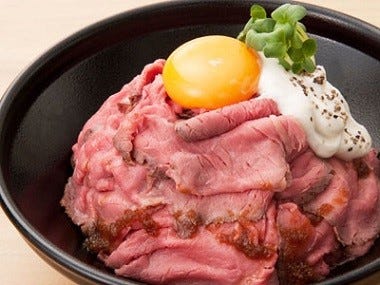東京都 銀座にワインと肉を楽しむ食堂が登場 ランチはローストビーフ丼も マイナビニュース