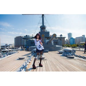 神奈川県・記念艦「三笠」の主砲前でコスプレ撮影! 「ヨコカル祭」開催